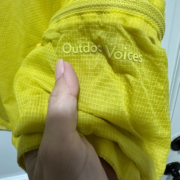 Outdoor Voices Women's Bright Yellow Windbreaker 3” Shorts size M EUC - Picture 6 of 6